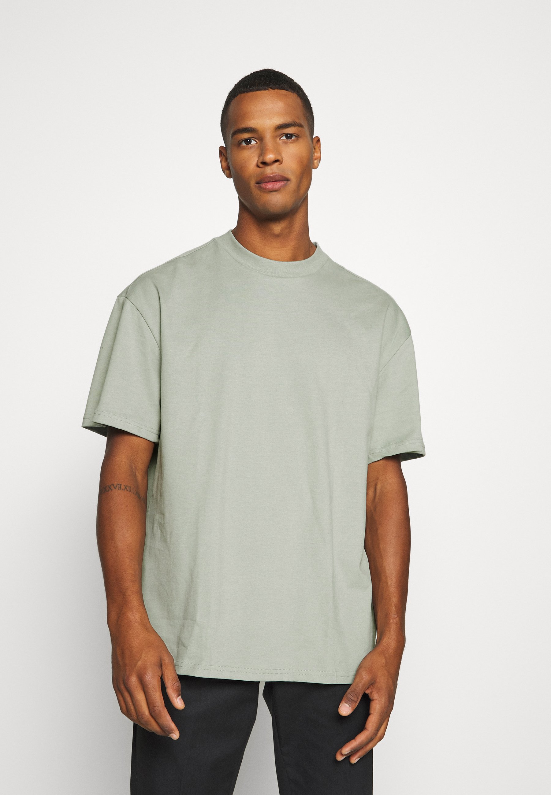 T-Shirt basic - sage green 