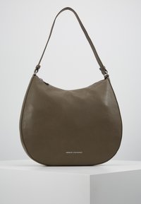 Borsa hobo in pelle verde oliva con superficie texturizzata, tracolla singola e logo argentato "ARMANI EXCHANGE" sulla parte frontale.