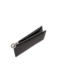 Billetera de cuero negro con cierre de cremallera, múltiples ranuras para tarjetas en un lado y textura suave. Cuenta con herrajes de cremallera en tono plateado.