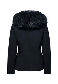 Giacca nera con cappuccio in pelliccia sintetica. Progettata con una silhouette aderente e un tessuto morbido. Presenta maniche lunghe e un design posteriore pulito.