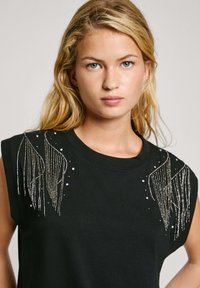 Pepe Jeans LYDIA - Trükipildiga T-särk - black