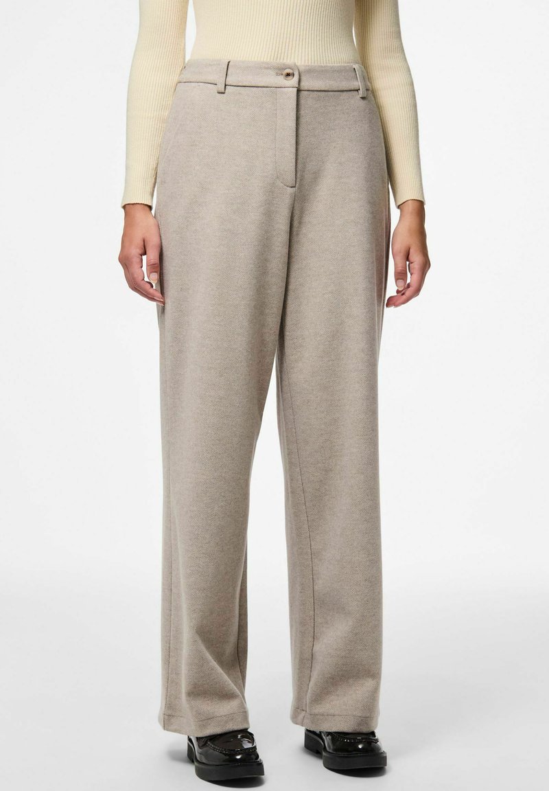 Lichtbeige wijde broek met een textuurstof, voorzien van een knoopsluiting aan de voorkant en twee zijzakken, met een getailleerde pasvorm en een rechte snit.