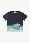 ROXO SHORT SLEEVES - Μπλουζάκι με στάμπα - dark blue/light blue
