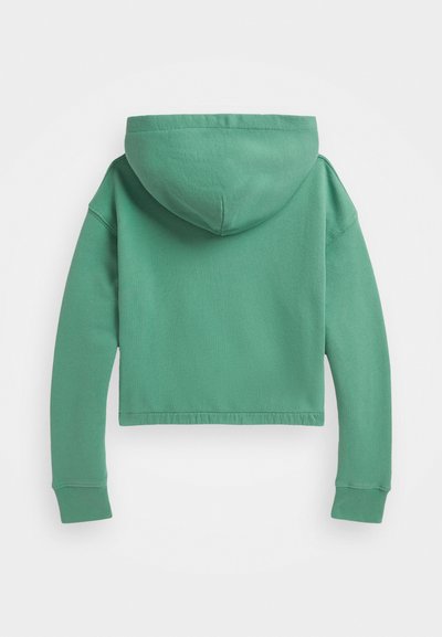 Sudadera corta de tela verde con capucha y mangas largas, con un acabado texturizado y un dobladillo recto.