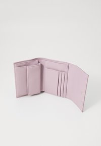 Calvin Klein DAILY MEDIUM TRIFOLD - Peňaženka - sea fog