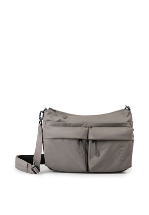 Borsa a tracolla grigia con tracolla regolabile, due tasche frontali con zip e dettagli in rilievo sulla tasca inferiore destra.