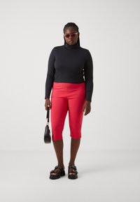ONLY Carmakoma CARLILA KNICKERS - Šortai - viva magenta