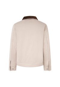 Beige jakke med en brun kordfløjlskrage, enkel design, lange ærmer og knaplukninger ved ærmerne. Bagfra viser den en ren, minimalistisk stil.