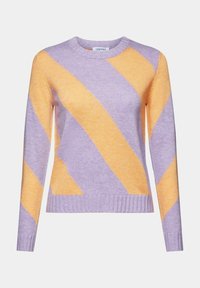 Pull rayé violet et jaune avec un col et des poignets côtelés, présentant des motifs diagonaux et une texture tricotée douce.