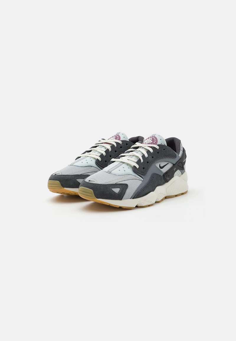 Nike Sportswear AIR HUARACHE RUNNER - - grey/black/violet dust/light grey - Zalando.co.uk