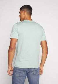 Calvin Klein FRONT LOGO - T-shirt estampada - green