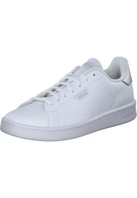 Scarpa athletica bianca con tomaia in pelle liscia, punta rotonda, design con lacci, collo imbottito e suola in gomma; presenta dettagli del logo discreti.