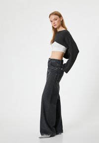 Koton CROP antracytowy