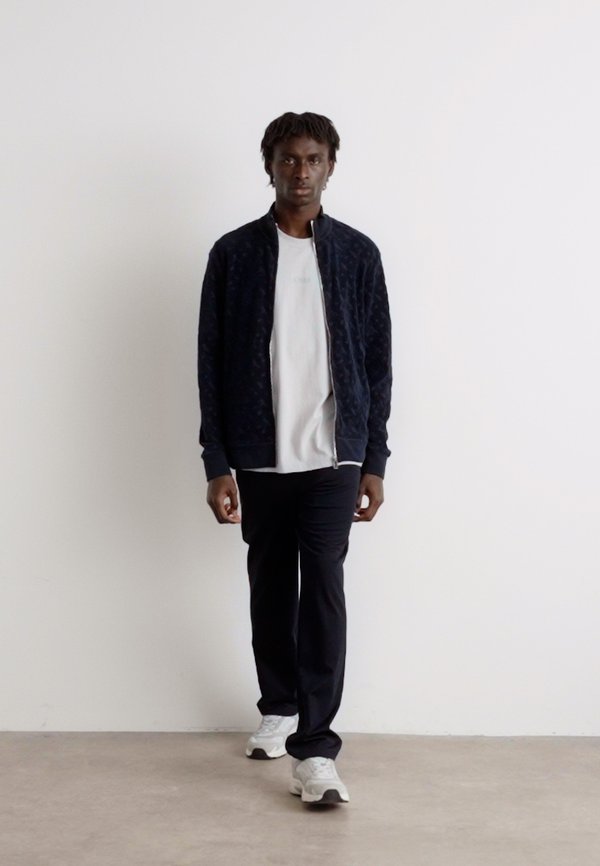 SIZA - Zip-up sweatshirt4