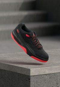 Unselected, black/infrared 23