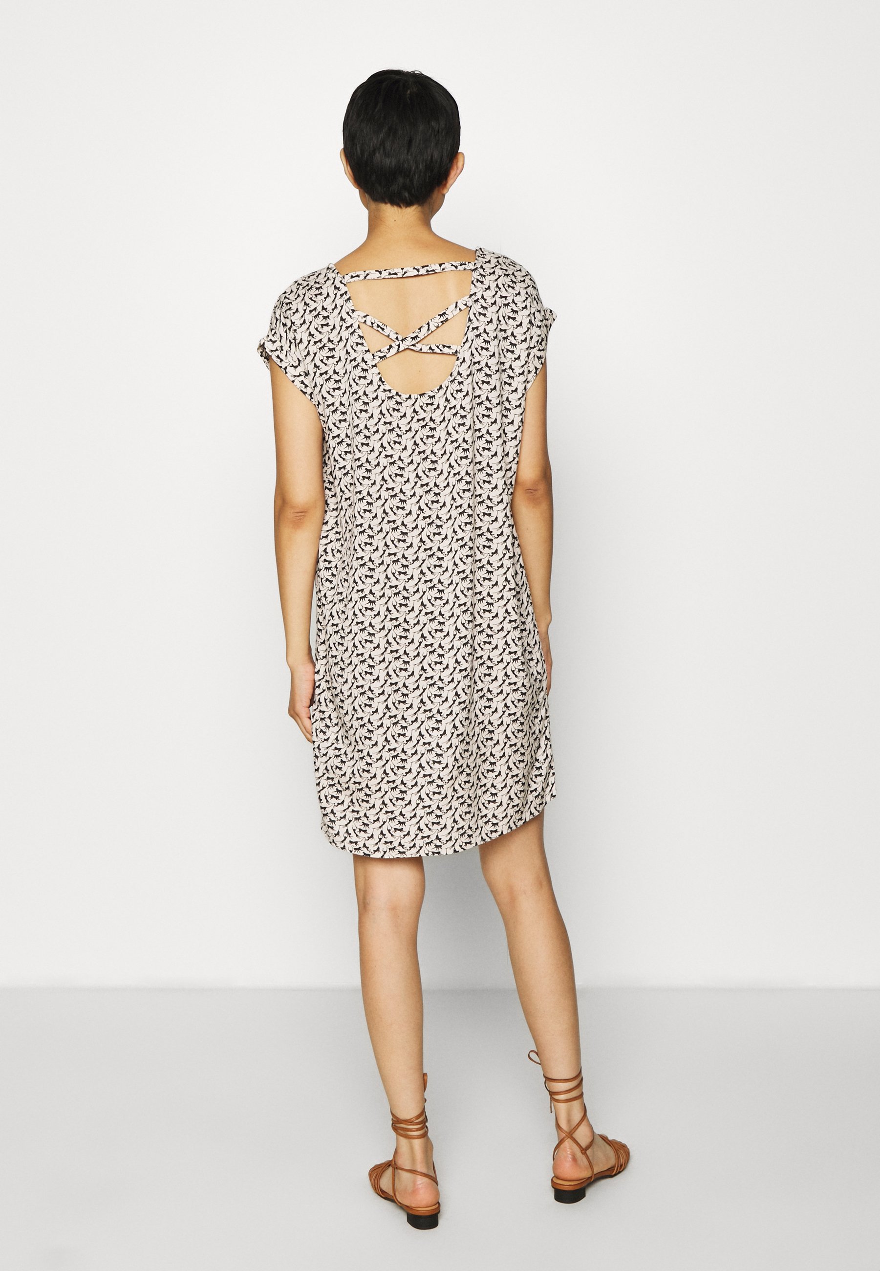 TOM TAILOR DRESS STYLE Kjole vanilla Zalando.no TOM TAILOR DRESS STYLE - Kjole - vanilla