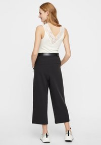 Pieces Top - bright white