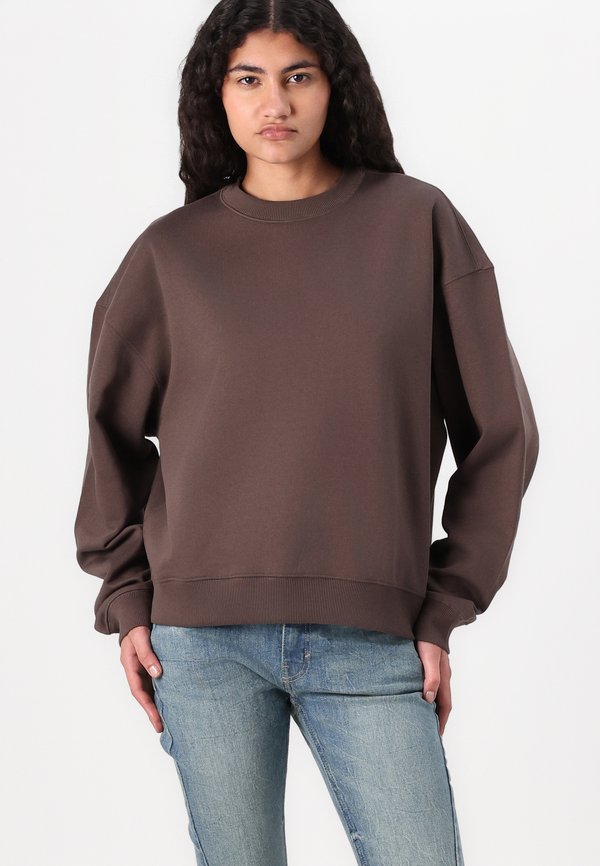 ESSENCE STANDARD - Sweatshirt4
