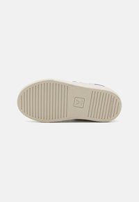 Veja SMALL V-10 UNISEX - Sportbačiai - multi-coloured/swan white