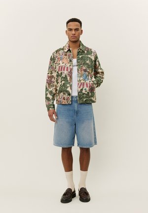 Les Deux, JAIDEN DANCING AOP JACKET - Лятно яке - oil green