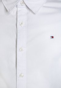Tommy Hilfiger BOYS SOLID STRETCH - Camicia - bright white