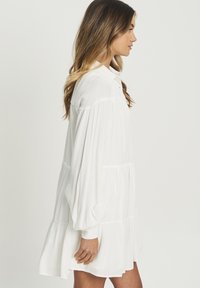 CALLI WILEY - Abito a camicia - white