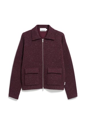 Bordeaux kleurige zip-up jas van gestructureerde stof, met een kraag, twee voorzakken en een subtiel spikkelpuntpatroon.