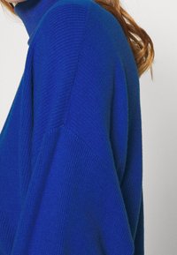 United Colors of Benetton Kofta - blue