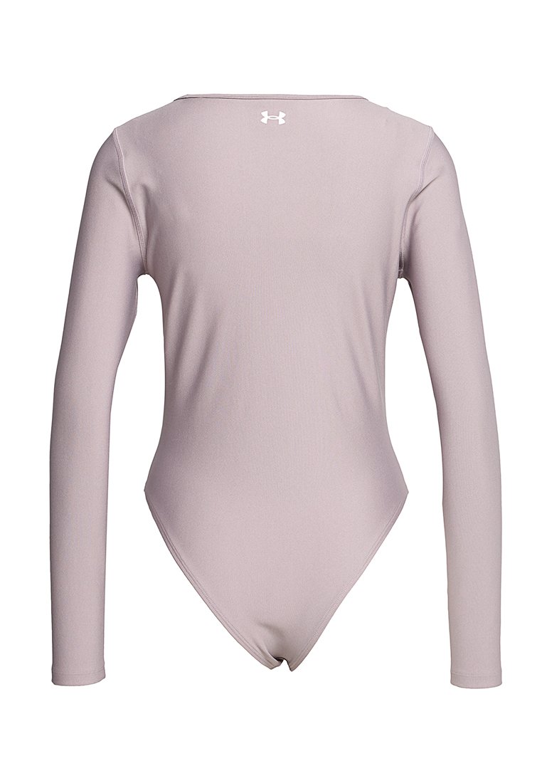 Body a maniche lunghe in lavanda chiaro, realizzato in tessuto morbido ed elastico. Presenta un colletto rotondo e un piccolo logo bianco sulla schiena.