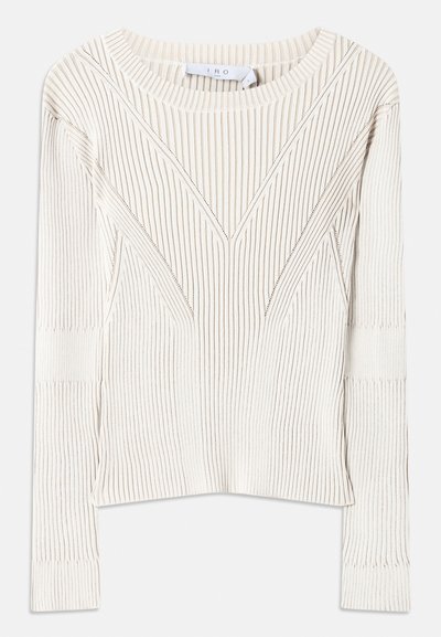 Ριχτό κρεμ πουλόβερ με φαρδύ λαιμόκοψη, μακριά μανίκια και διακριτά γωνιακά σχέδια κατά μήκος του μπροστινού μέρους και των μανικιών, με υφή στην επιφάνεια.