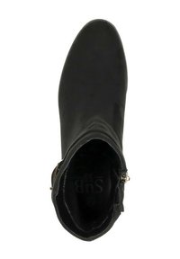 Zwarte enkelboot met een gladde textuur, ronde neus en een rits aan de zijkant; bovenwerk van zacht stof zonder zichtbare patronen.
