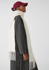 Stradivarius SOLID - Sjal / Tørklæder - beige