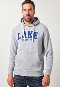Felpa grigia in misto cotone, con tasca a marsupio frontale, cappuccio con coulisse e testo testurizzato blu "LAKE ONTARIO N.Y.".
