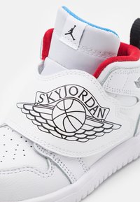 Jordan SKY JORDAN 1 - Sapatilhas - white/black/gym red/university blue