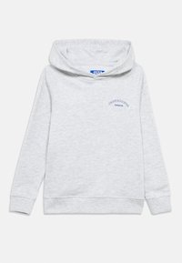 Sudadera con capucha de color gris claro hecha de tela suave, con un bolsillo frontal, capucha con cordón, y el logo azul "JACK & JONES ARCHIVE" en el pecho.