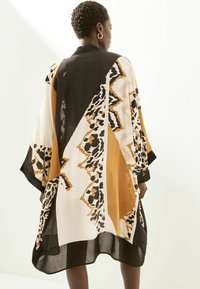 Next SPLICED LONGLINE KIMONO  - Viitta - animal print
