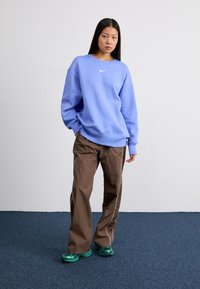 Nike Sportswear CREW - Camisola - royal pulse