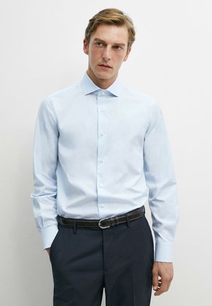 Massimo Dutti, TAILORED FIT STRIPED SLIM FIT SHIRT - Camicia elegante - light blue