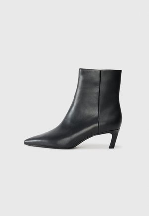 Ankle boots - black