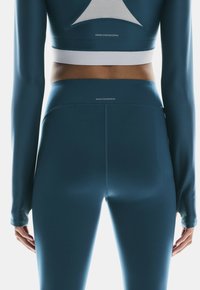 On TRAIN 7/8 - Leggings - tempest