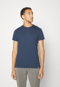 Mads Nørgaard THOR TEE - Pamata T-krekls - navy