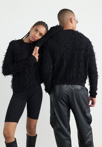 YOURTURN UNISEX - Strikkegenser - black