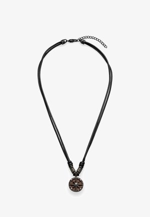 Zwarte koordketting met een ronde kompashanger, voorzien van een bronzen centrum en zilveren accenten. Verstelbare sluiting met kettingverlenging.