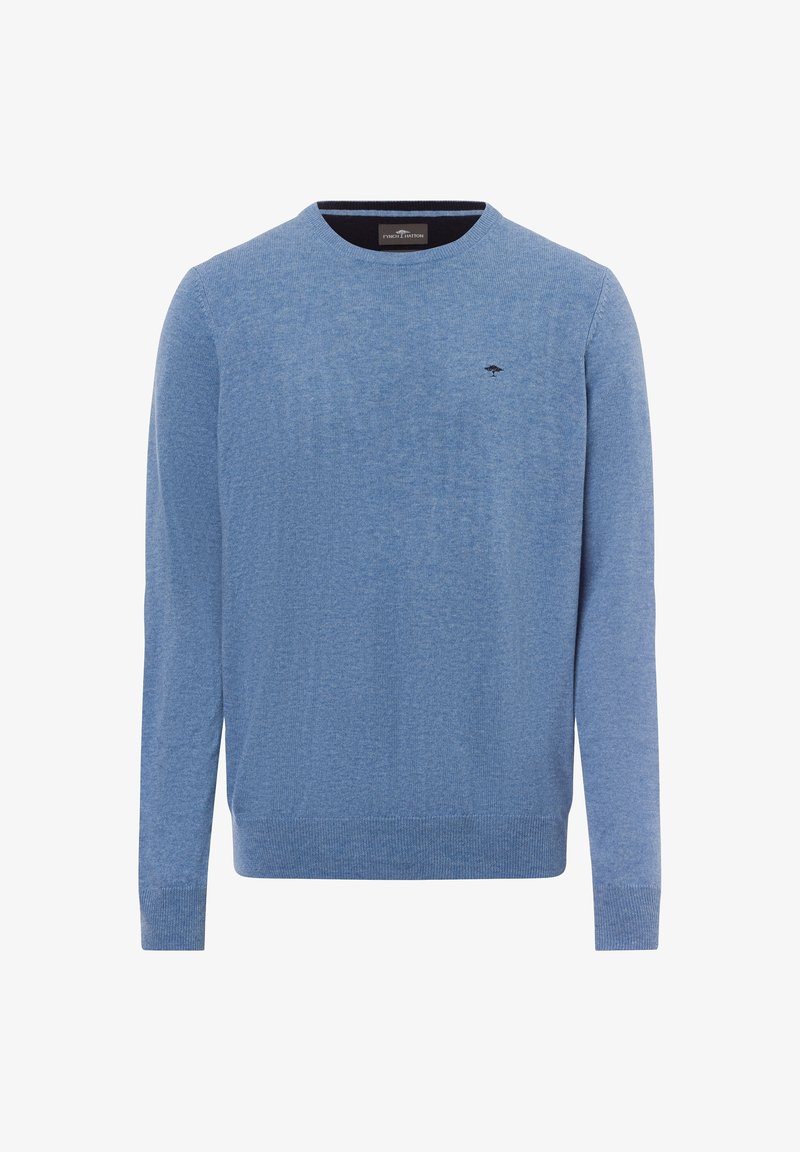 Pull bleu clair à manches longues, col rond, avec un petit logo foncé brodé sur la poitrine gauche ainsi que des poignets et un bas côtelés.