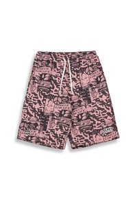Shorts de camuflaje rosa fabricados en un tejido ligero con diversos estampados gráficos en negro y un logo blanco en la parte inferior derecha.