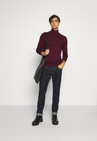 INDICODE JEANS Camisola - zinfandel