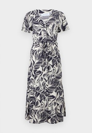 Robe midi à manches courtes avec fermeture à boutons sur le devant, motif feuilles tropicales noir et blanc, ceinture à nouer à la taille.