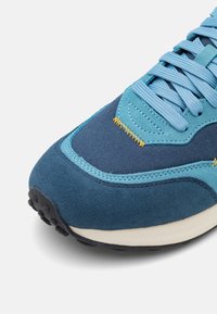 Diadora RACE UNISEX - Sneakers basse - niagara/gilbraltar sea