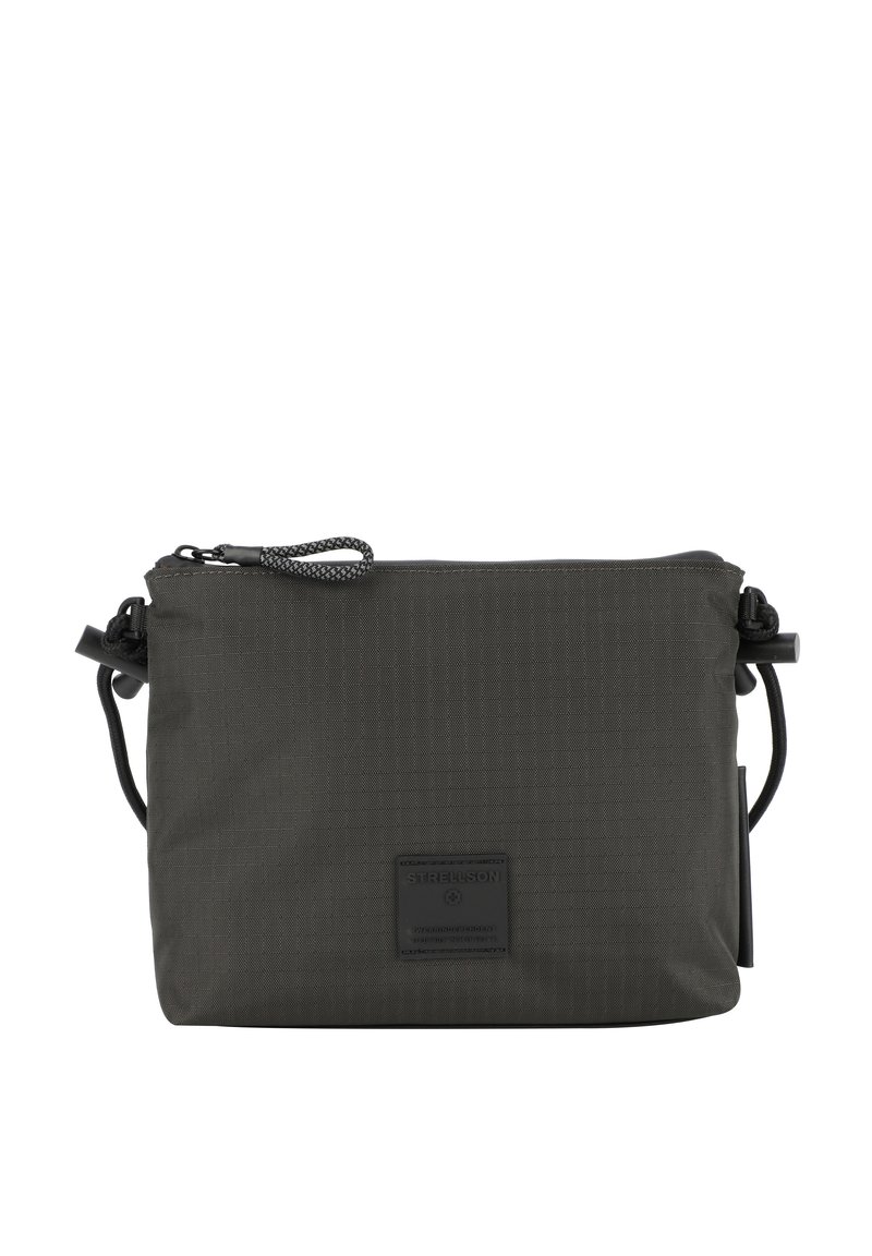 Borsa a tracolla grigia con una finitura testurizzata, dotata di chiusura superiore con zip, tracolla regolabile e una targhetta in pelle con logo sulla parte anteriore.