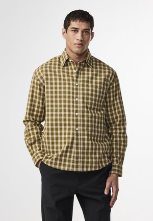 Geruit overhemd in olijfgroen en crème, met een button-down kraag, lange mouwen en een borstzak.